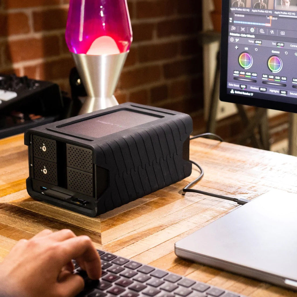 Glyph Blackbox Pro RAID 2-bay Enterprise Class 7200rpm hardware RAID Thunderbolt 3 lifestyle