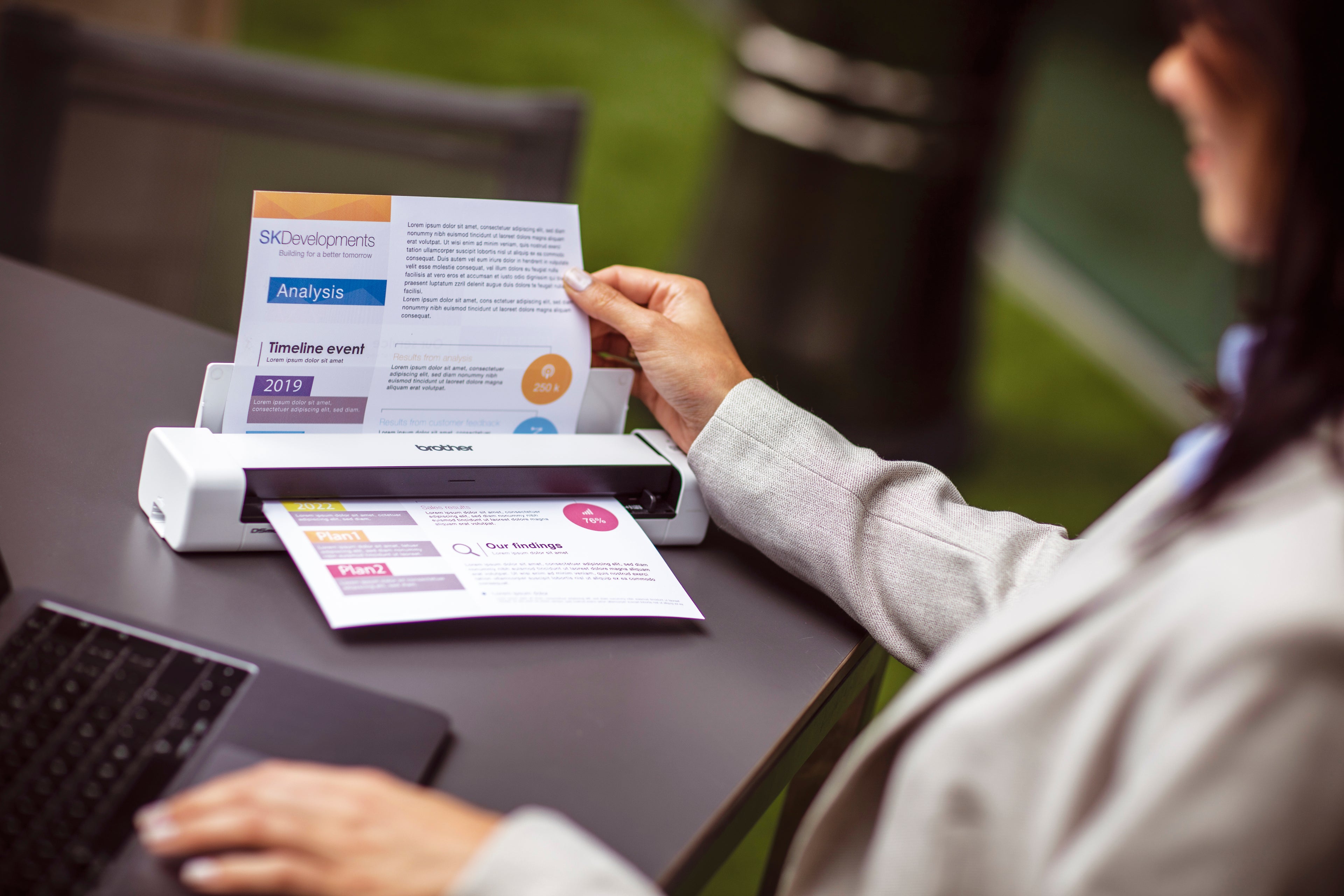 Brother DS-940DW A4 mobile 2-sided 15ppm document scanner Wi-fi and USB 3.0 lifestyle