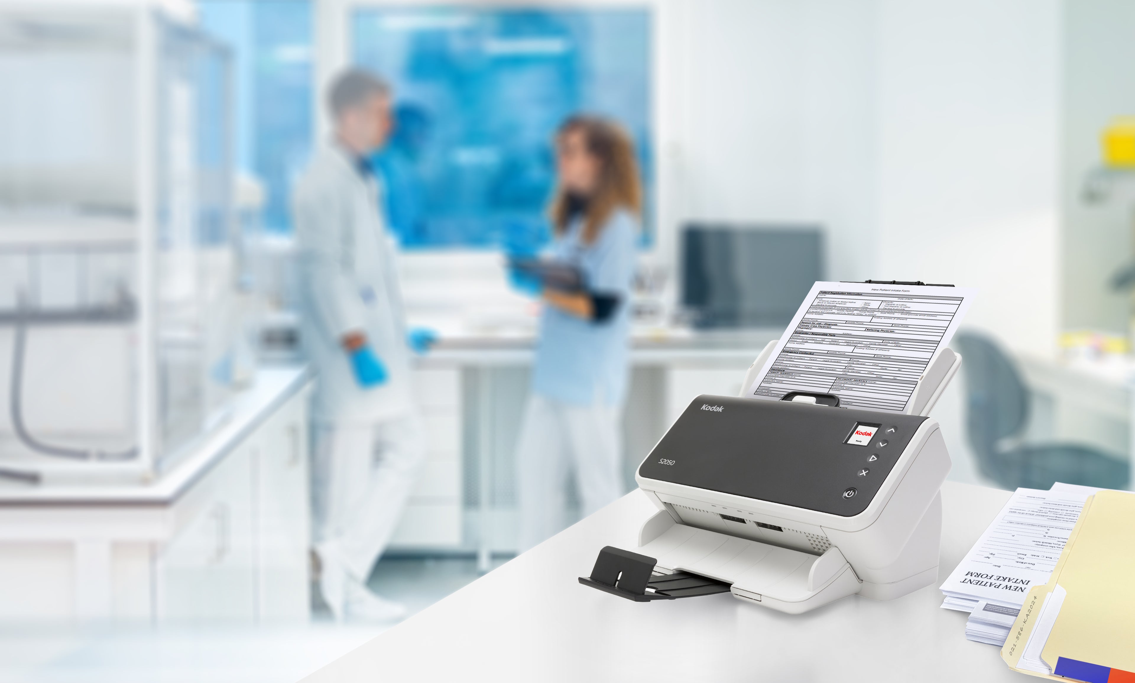 Kodak Alaris S2070 A4 70ppm 600 dpi document scanner USB 3.2 Gen 1 lifestyle