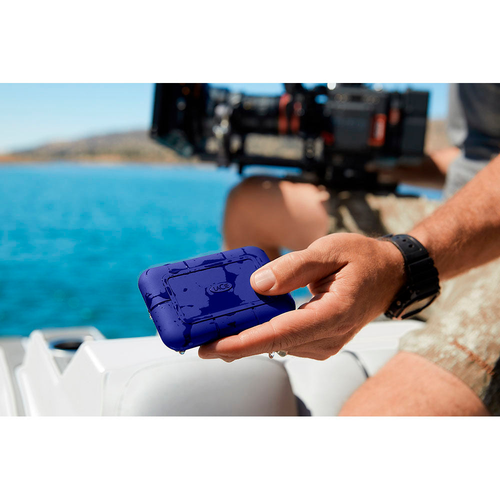 LaCie Rugged SSD Pro5 2TB portable Thunderbolt 5 NVMe (compatible with Thunderbolt 4 & USB 3.2 type C) external hard drive STNA2000400 liestyle